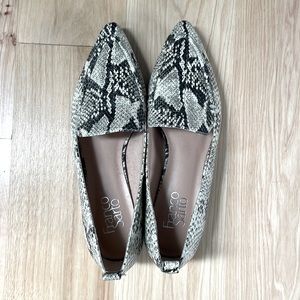 BRAND NEW NEVER WORN Franco Sarto Snake skin animal print pointed flats sz 8